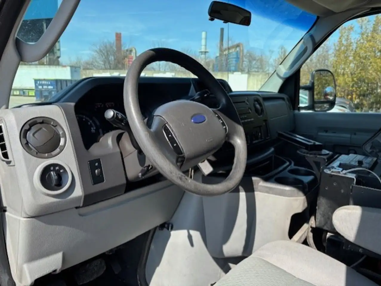 Ford Econoline снимка Ford Econoline