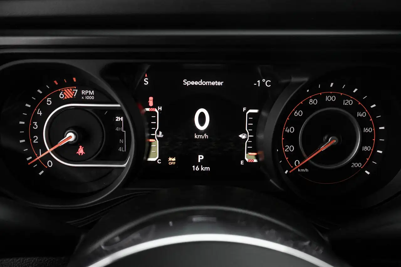 Jeep Wrangler снимка Jeep Wrangler