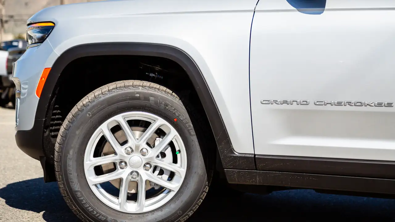 Jeep Grand Cherokee снимка Jeep Grand Cherokee