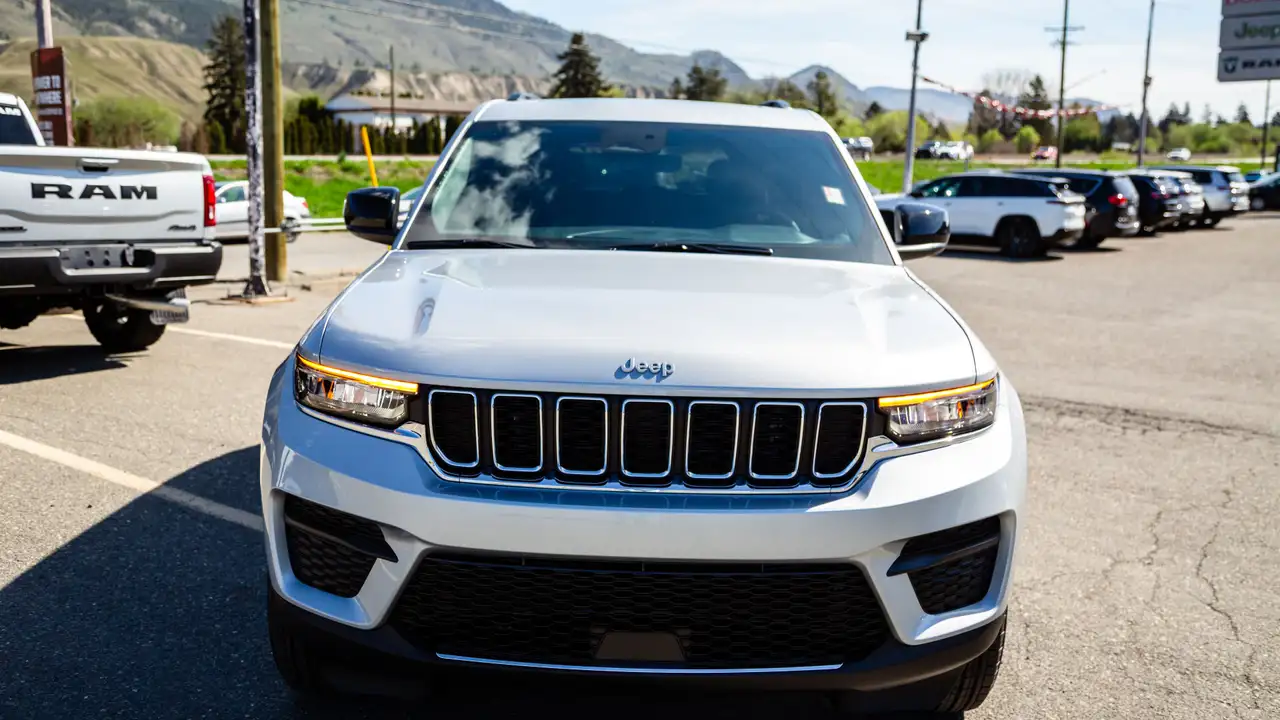 Jeep Grand Cherokee снимка Jeep Grand Cherokee