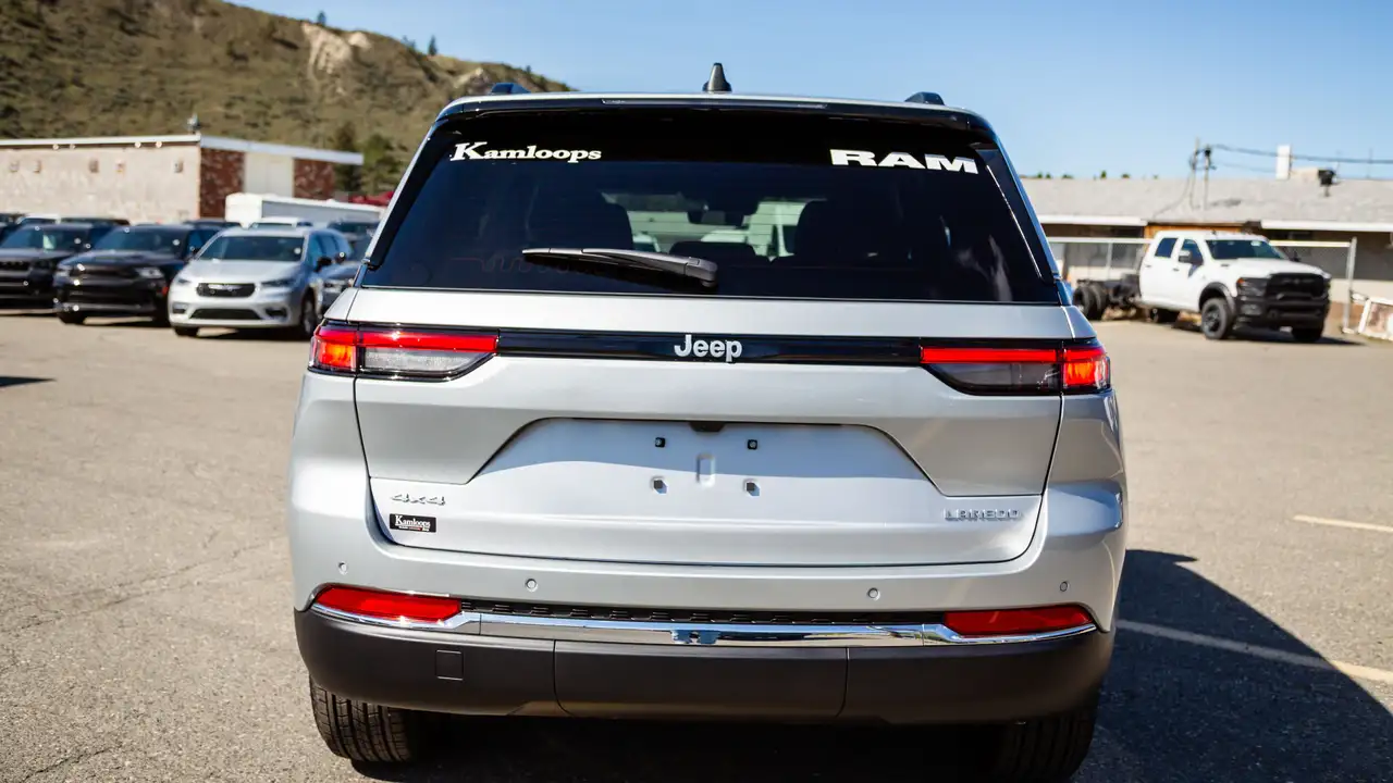 Jeep Grand Cherokee снимка Jeep Grand Cherokee