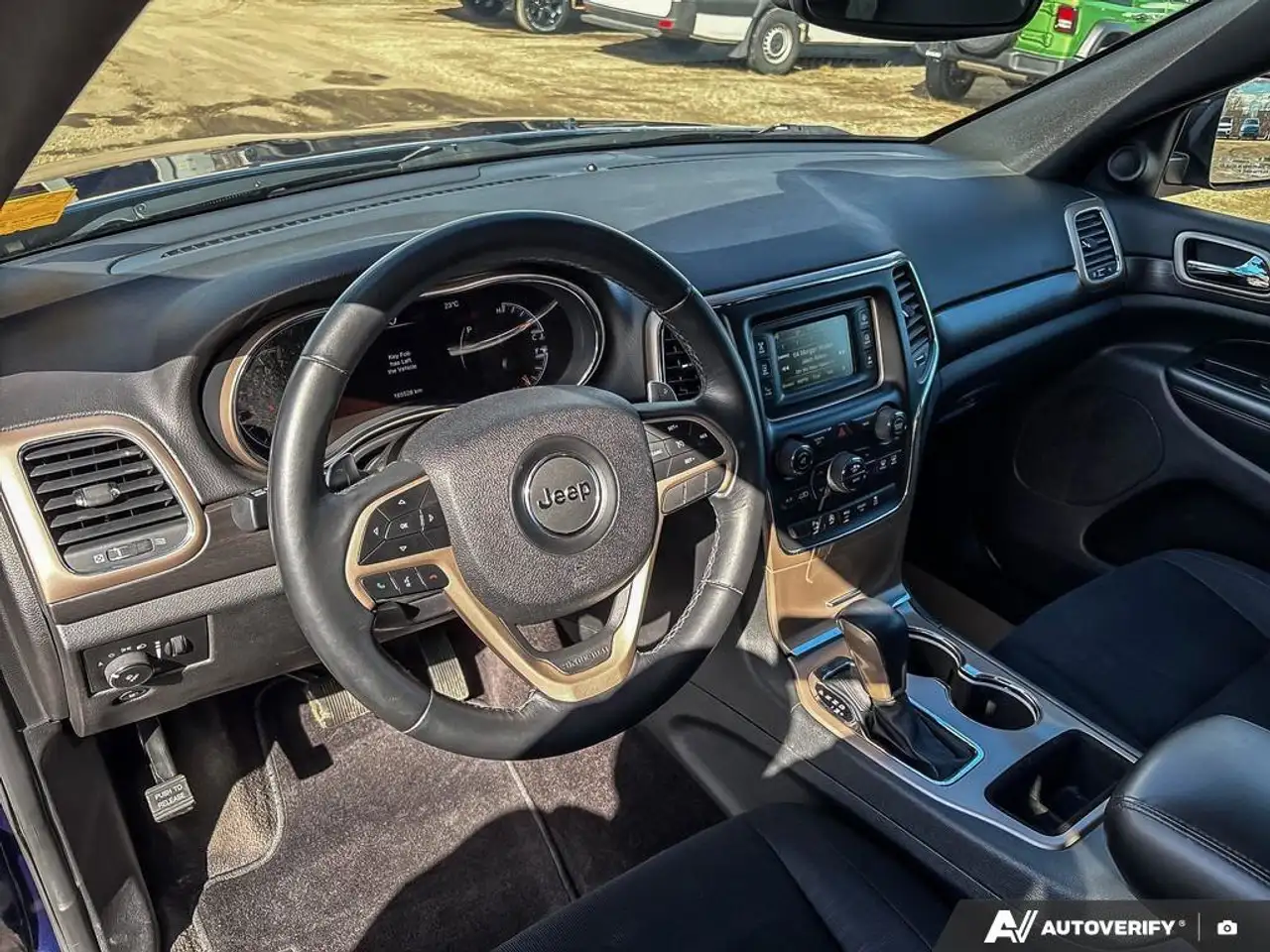 Jeep Grand Cherokee снимка Jeep Grand Cherokee