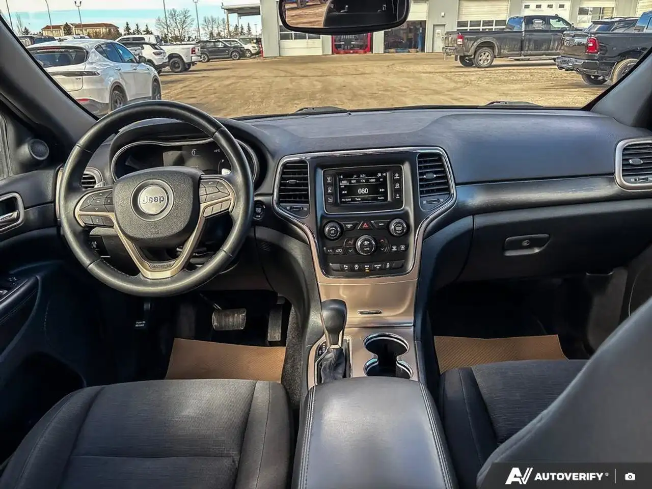 Jeep Grand Cherokee снимка Jeep Grand Cherokee