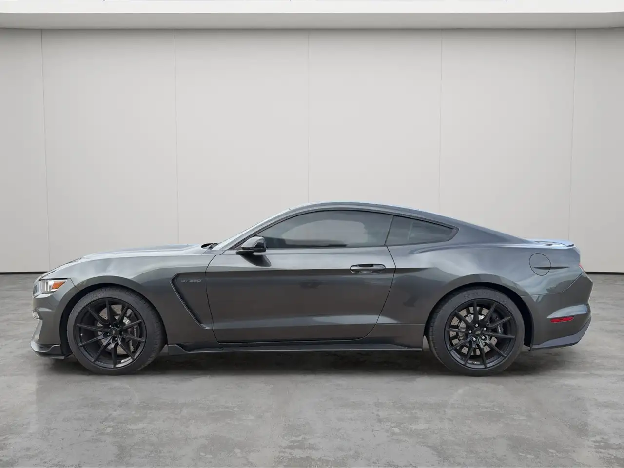 Ford Mustang снимка Ford Mustang