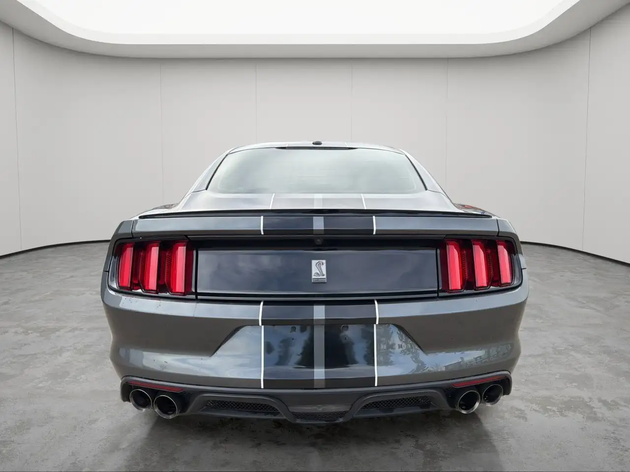 Ford Mustang снимка Ford Mustang