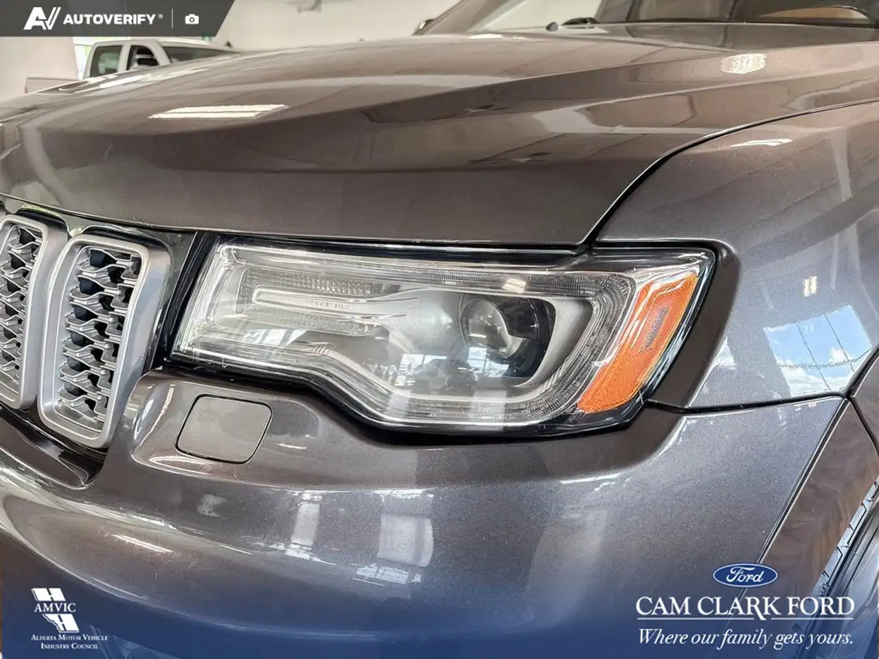 Jeep Grand Cherokee снимка Jeep Grand Cherokee