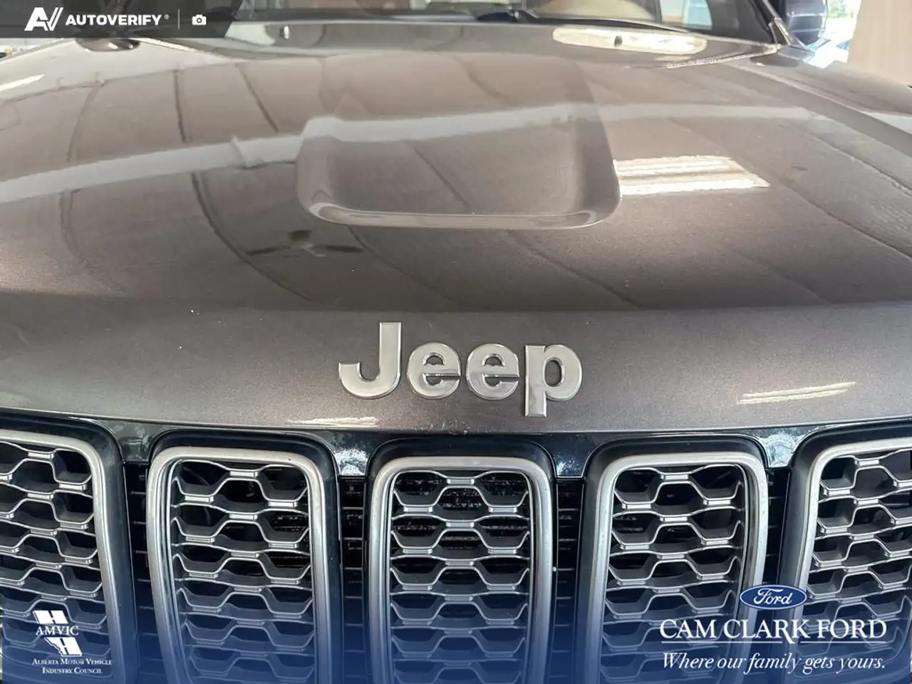 Jeep Grand Cherokee снимка Jeep Grand Cherokee