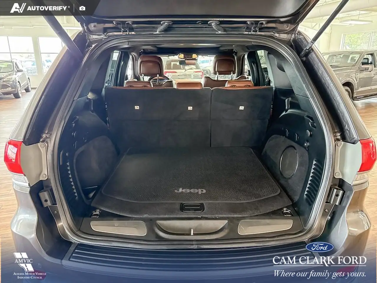 Jeep Grand Cherokee снимка Jeep Grand Cherokee