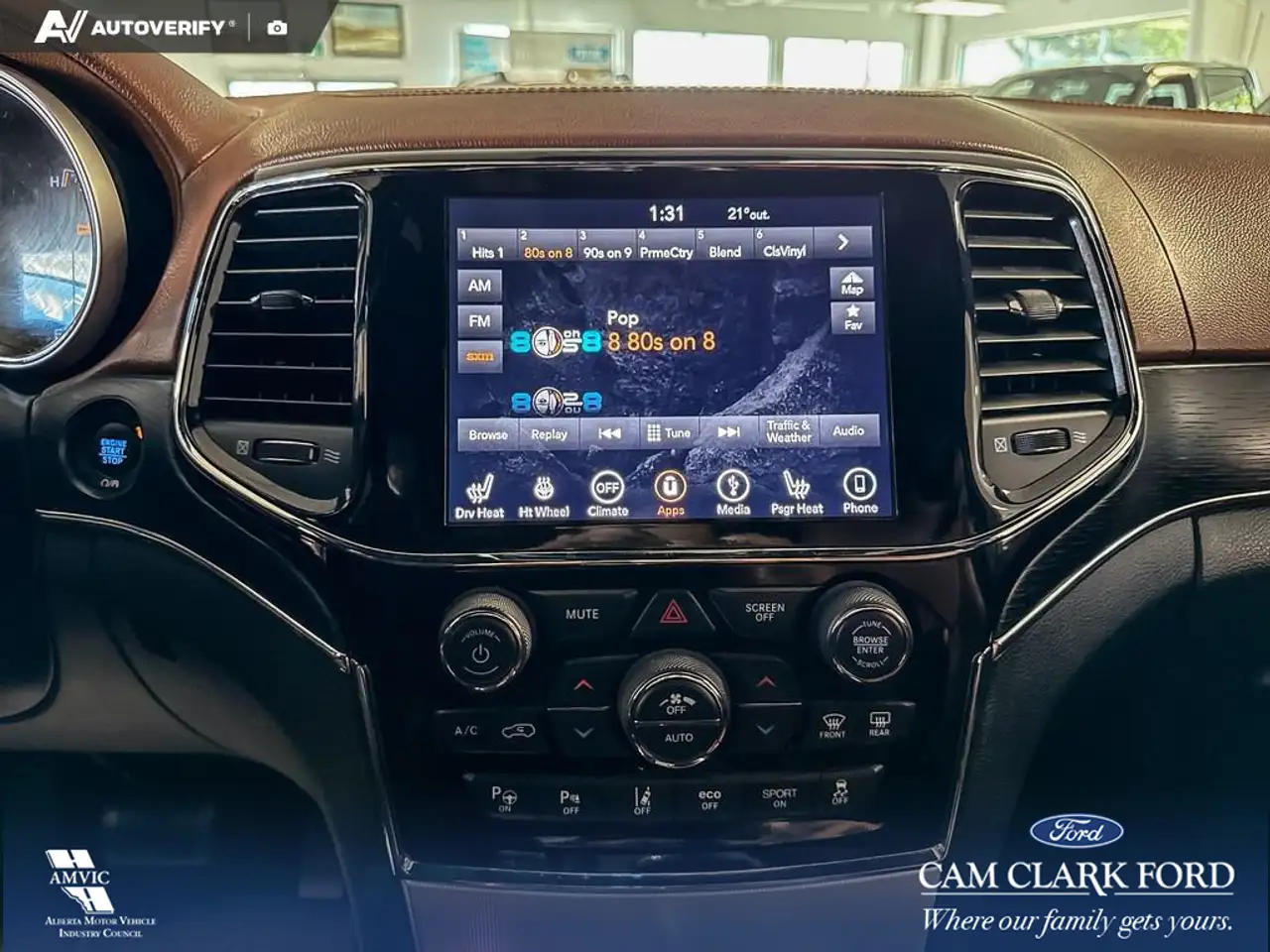 Jeep Grand Cherokee снимка Jeep Grand Cherokee