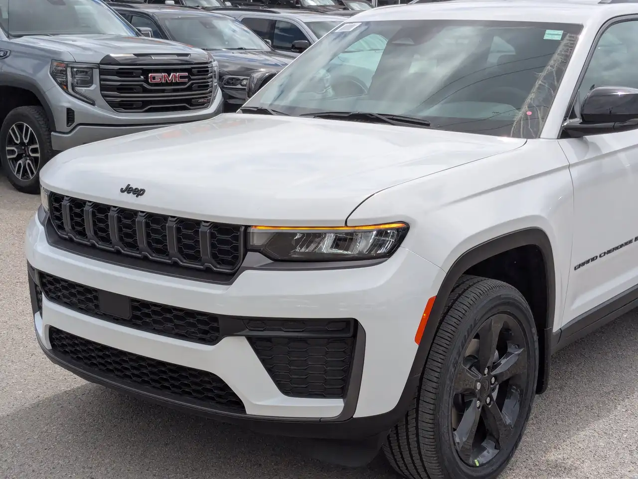 Jeep Grand Cherokee снимка Jeep Grand Cherokee
