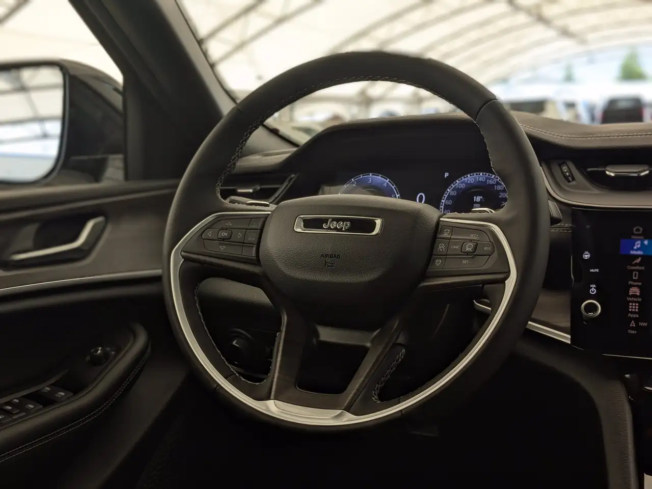 Jeep Grand Cherokee снимка Jeep Grand Cherokee