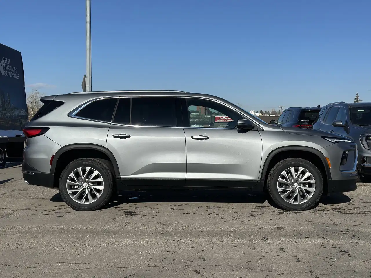 Buick Enclave снимка Buick Enclave