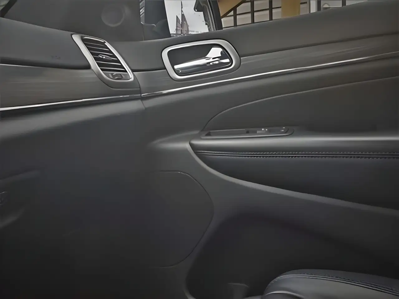 Jeep Grand Cherokee снимка Jeep Grand Cherokee