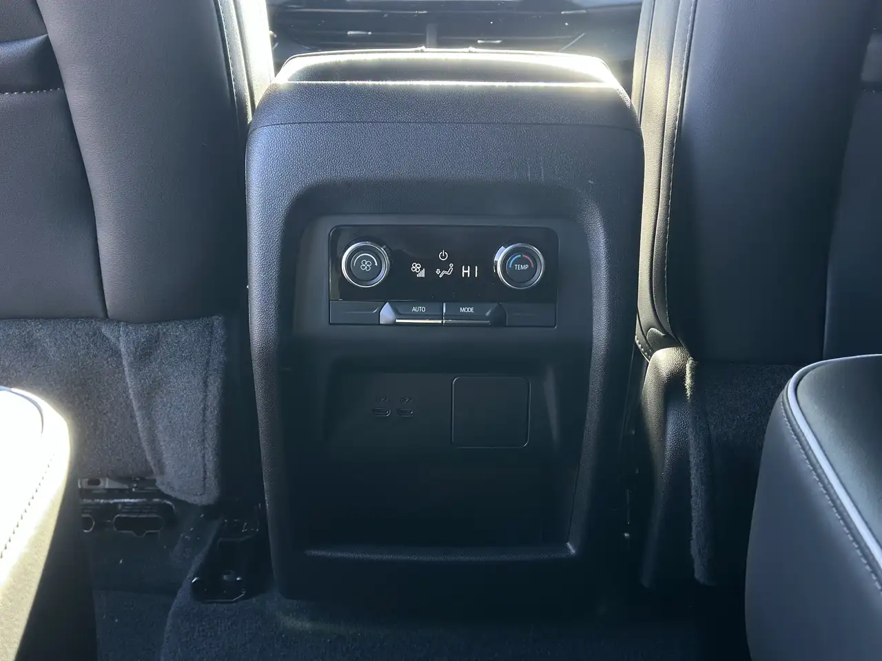 Buick Enclave снимка Buick Enclave