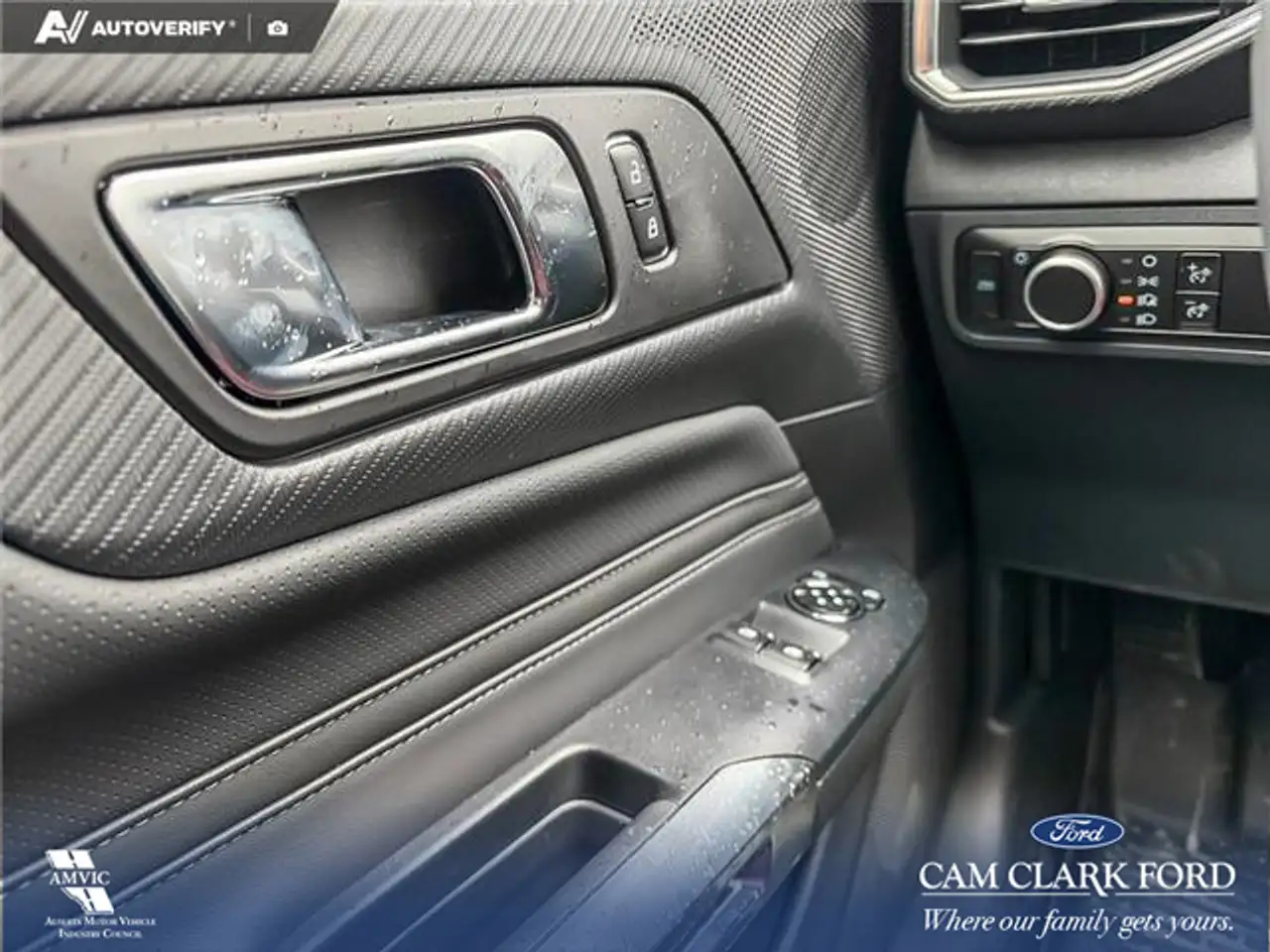 Ford Mustang photo Ford Mustang