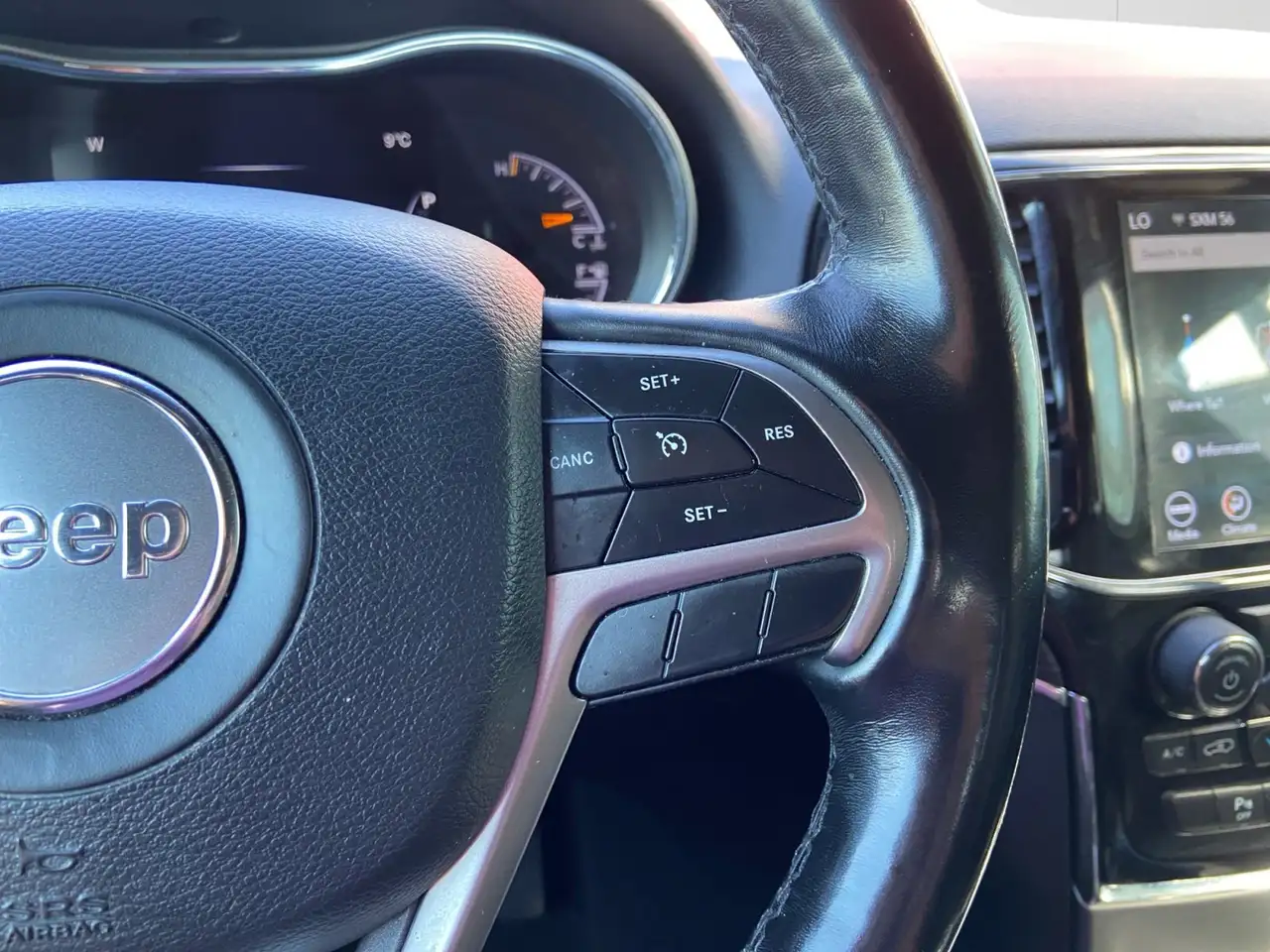 Jeep Grand Cherokee снимка Jeep Grand Cherokee