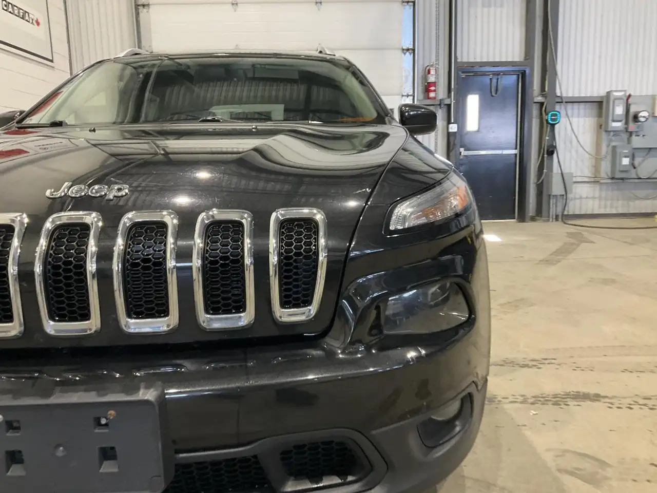 Jeep Cherokee снимка Jeep Cherokee