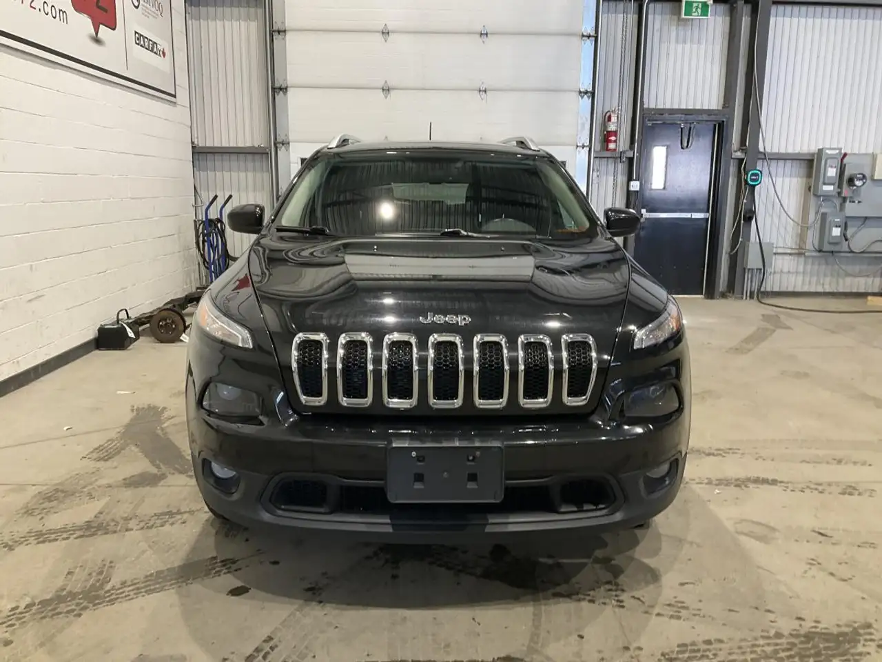 Jeep Cherokee снимка Jeep Cherokee