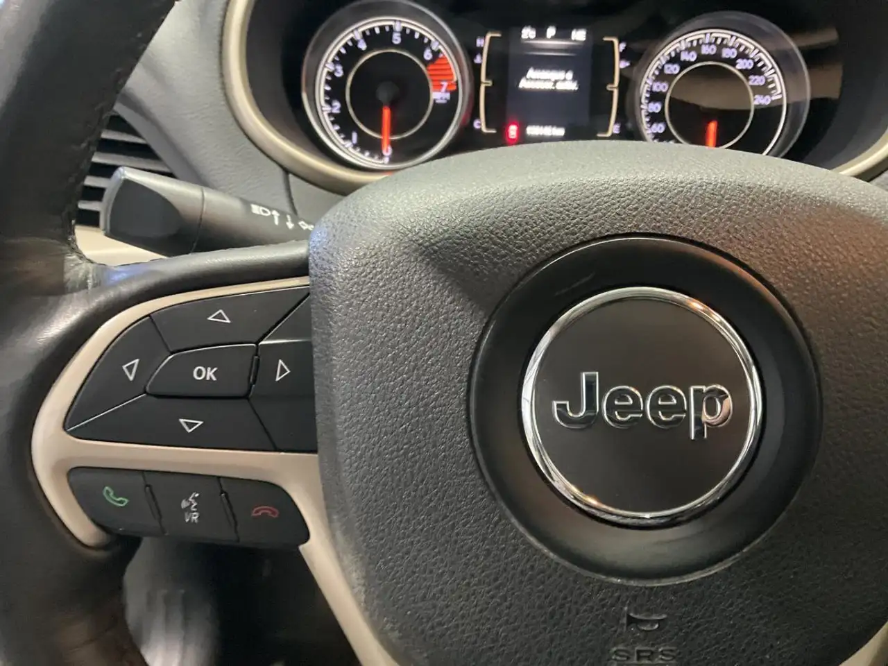 Jeep Cherokee снимка Jeep Cherokee