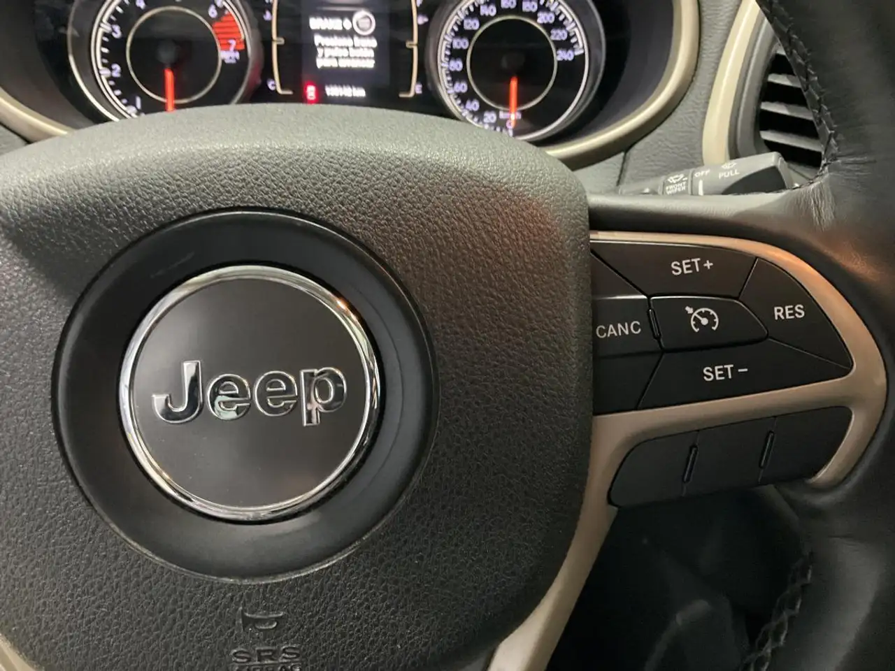 Jeep Cherokee снимка Jeep Cherokee