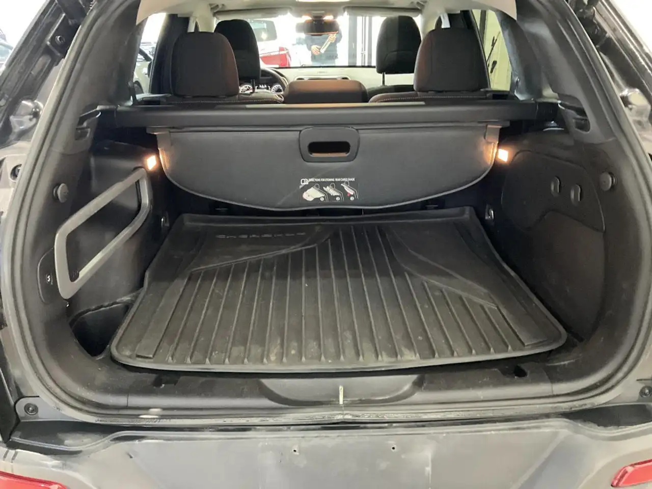 Jeep Cherokee снимка Jeep Cherokee