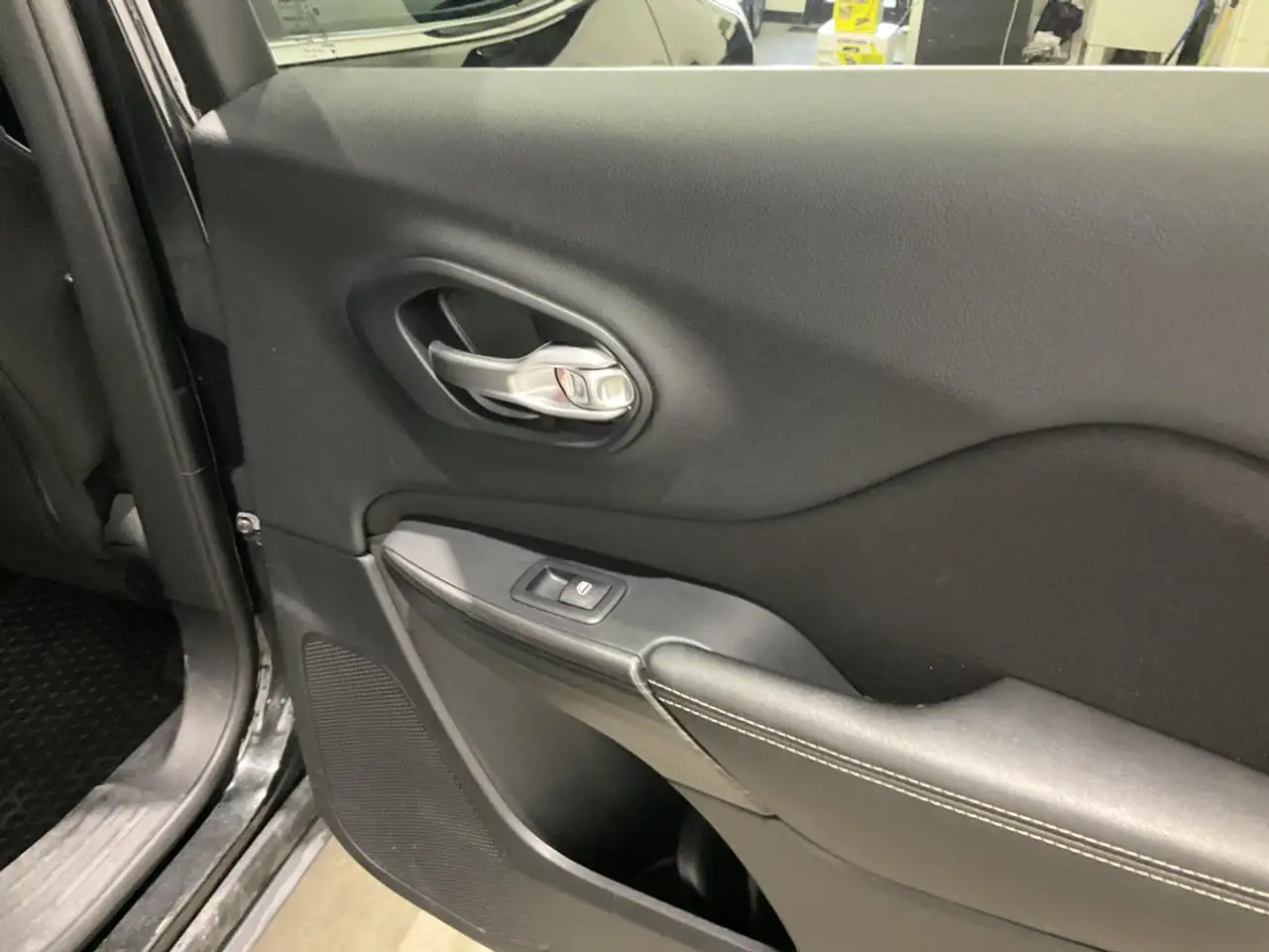 Jeep Cherokee снимка Jeep Cherokee