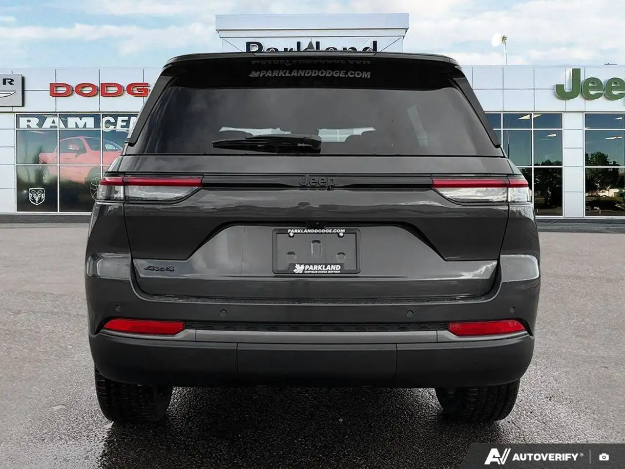 Jeep Grand Cherokee снимка Jeep Grand Cherokee