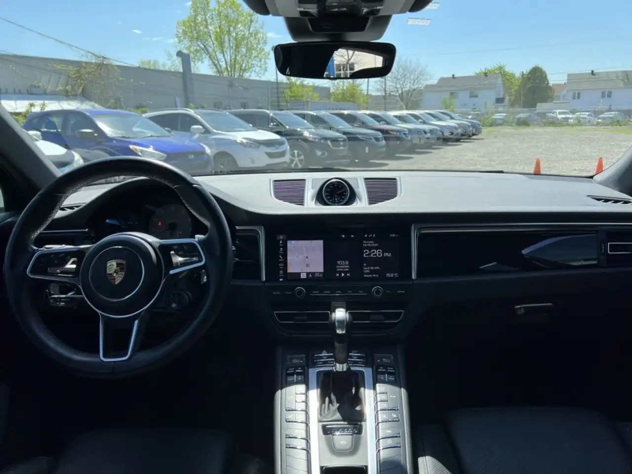 Porsche Macan снимка Porsche Macan