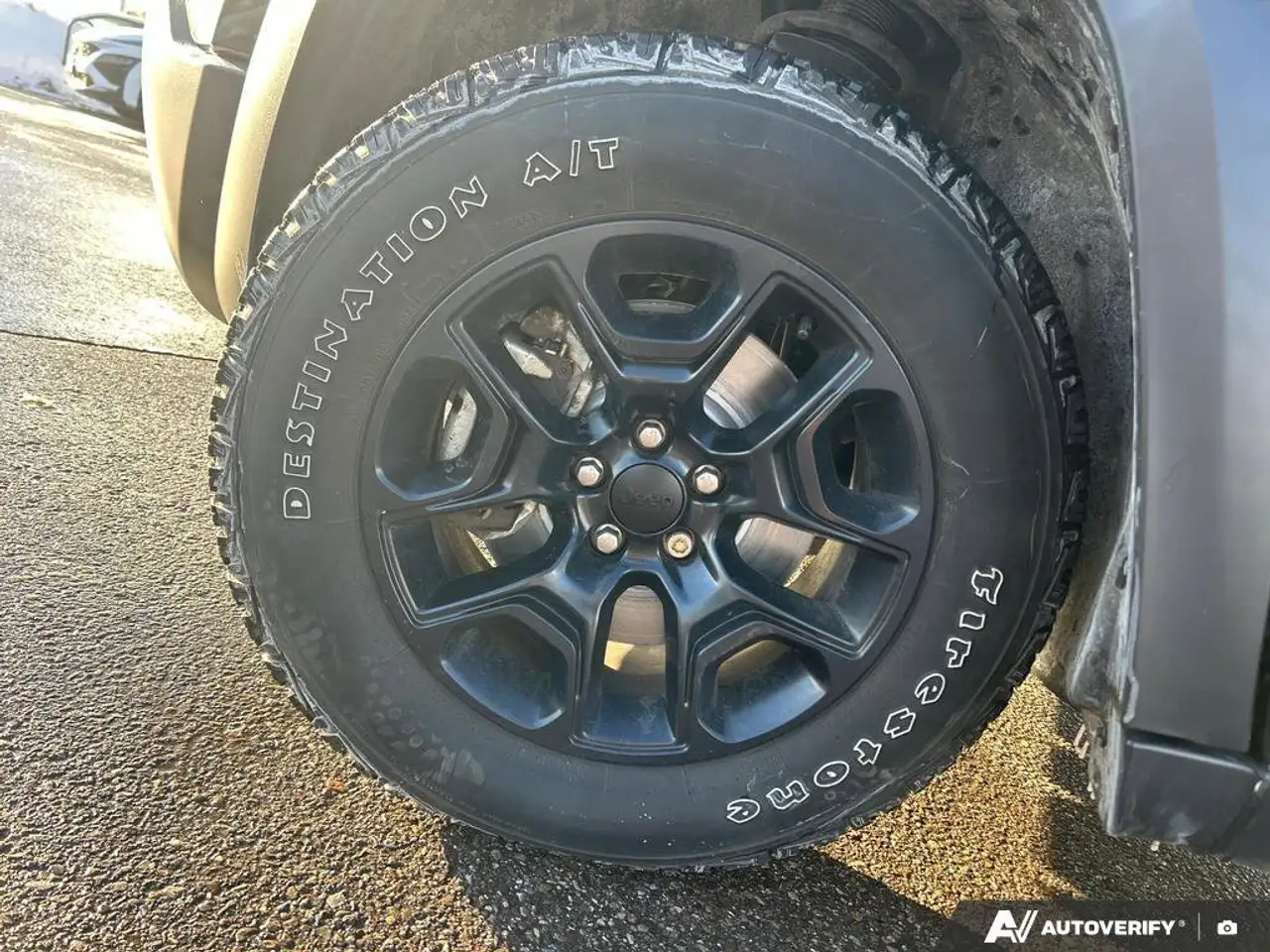 Jeep Cherokee снимка Jeep Cherokee