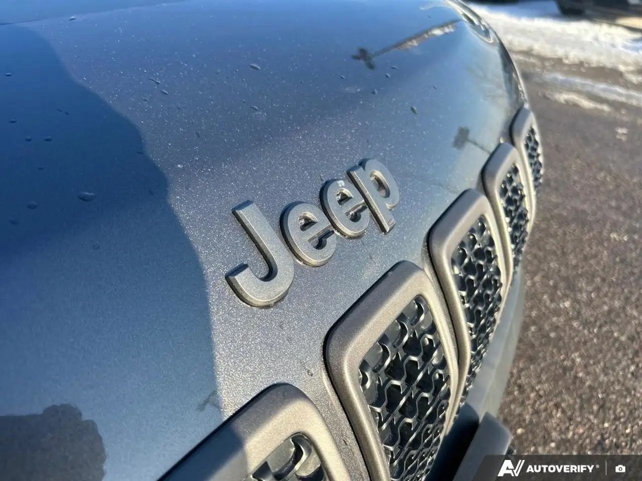 Jeep Cherokee снимка Jeep Cherokee