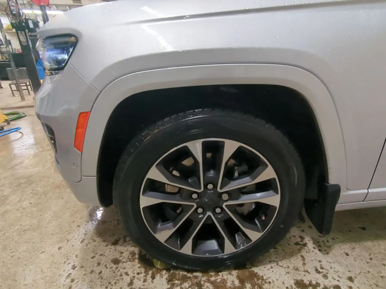 Jeep Grand Cherokee снимка Jeep Grand Cherokee