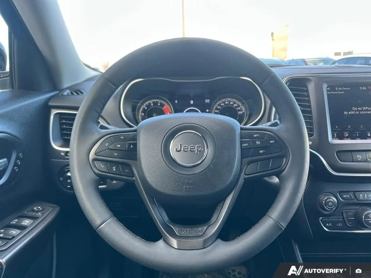 Jeep Cherokee снимка Jeep Cherokee