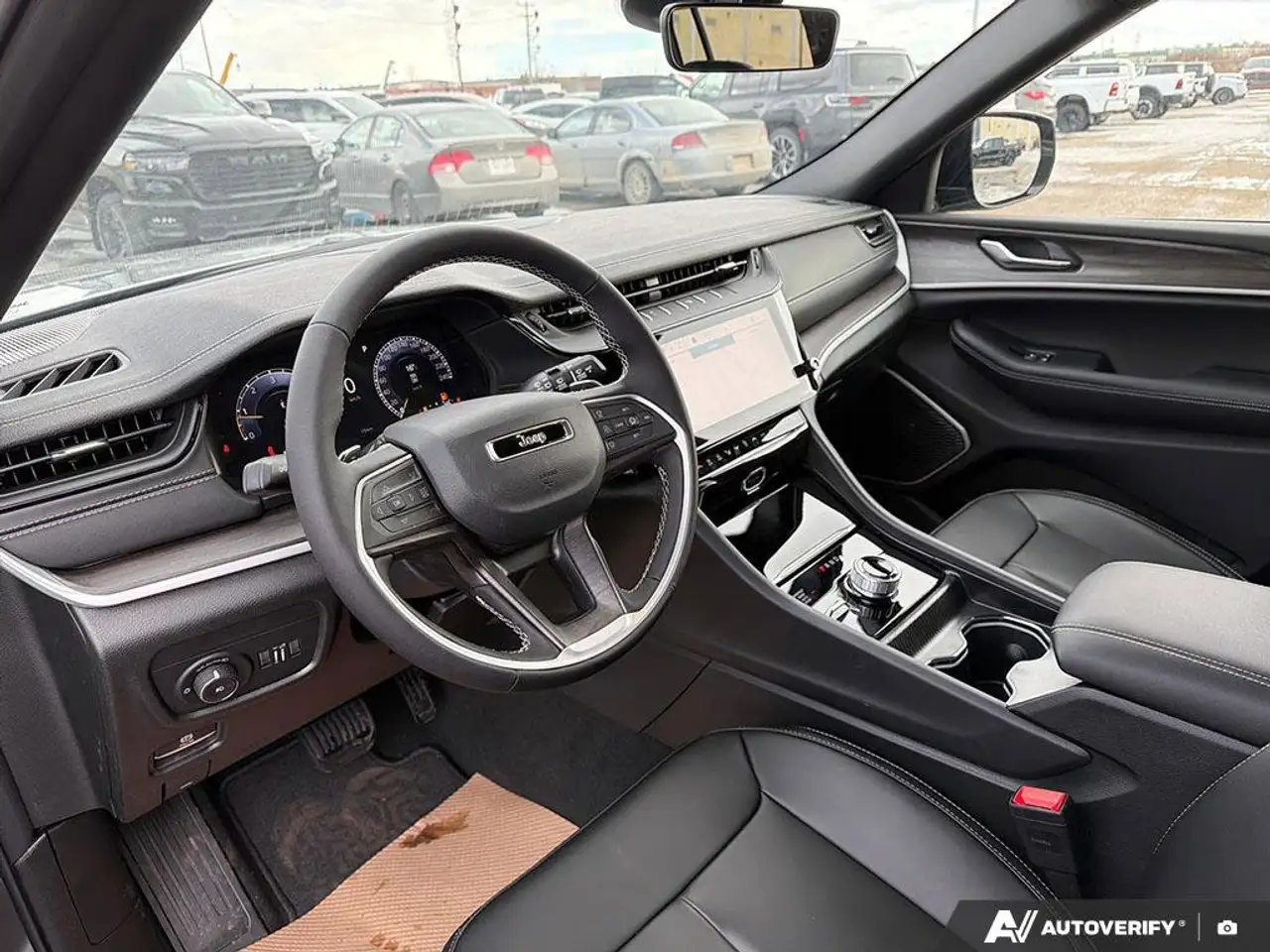 Jeep Grand Cherokee снимка Jeep Grand Cherokee
