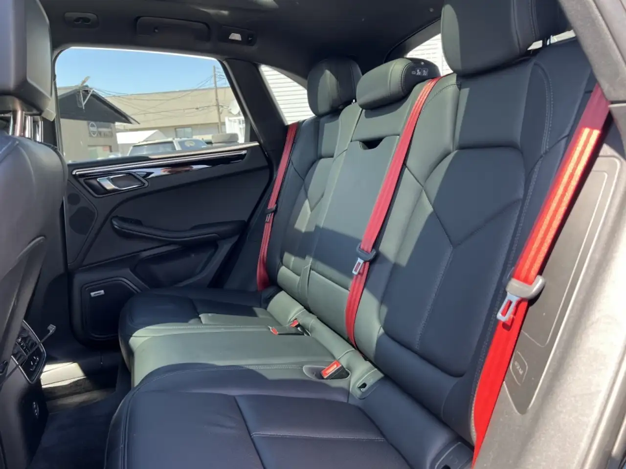 Porsche Macan снимка Porsche Macan