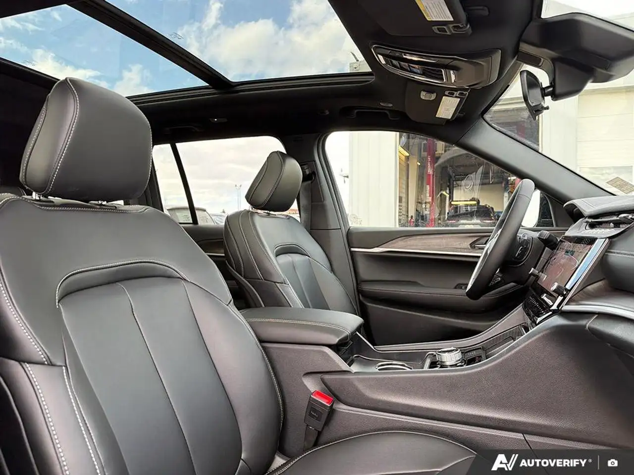 Jeep Grand Cherokee снимка Jeep Grand Cherokee
