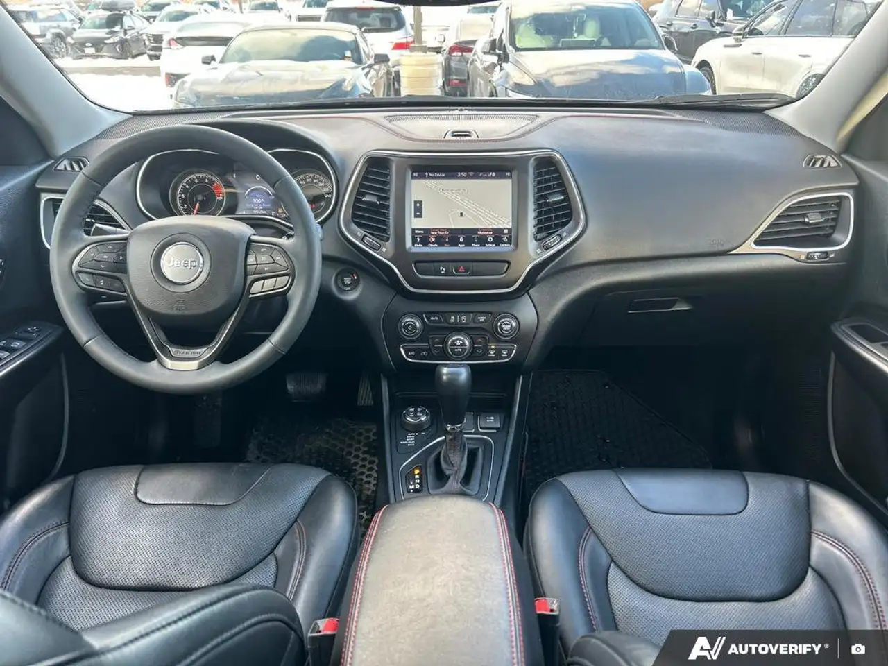 Jeep Cherokee снимка Jeep Cherokee