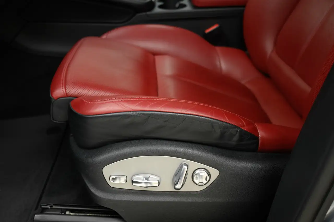 Porsche Macan снимка Porsche Macan