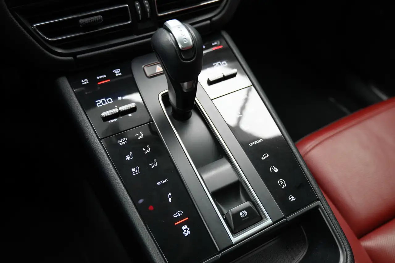 Porsche Macan снимка Porsche Macan