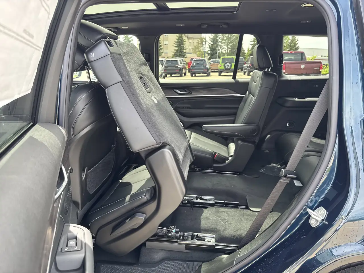Jeep Grand Cherokee снимка Jeep Grand Cherokee