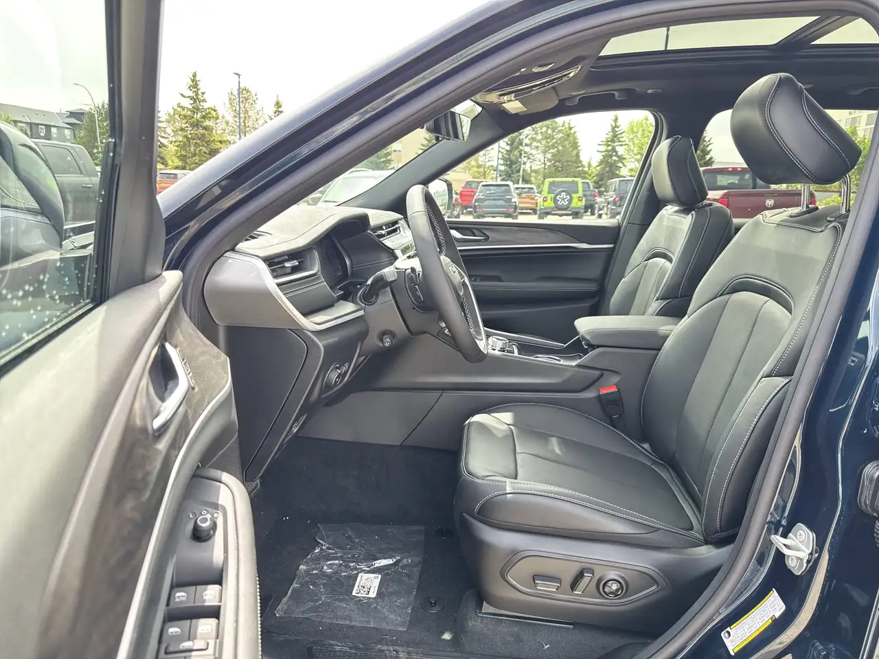 Jeep Grand Cherokee снимка Jeep Grand Cherokee