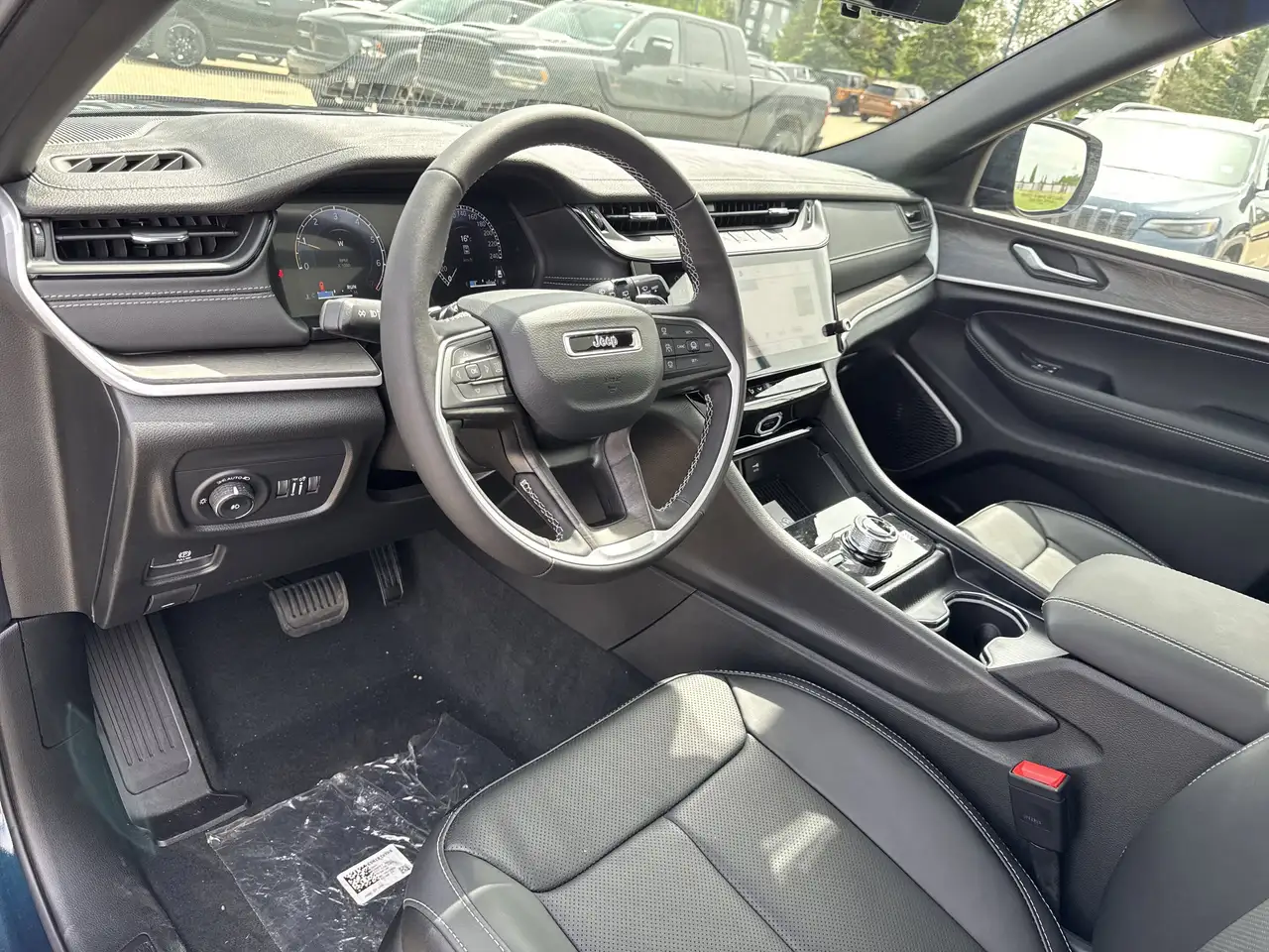 Jeep Grand Cherokee снимка Jeep Grand Cherokee