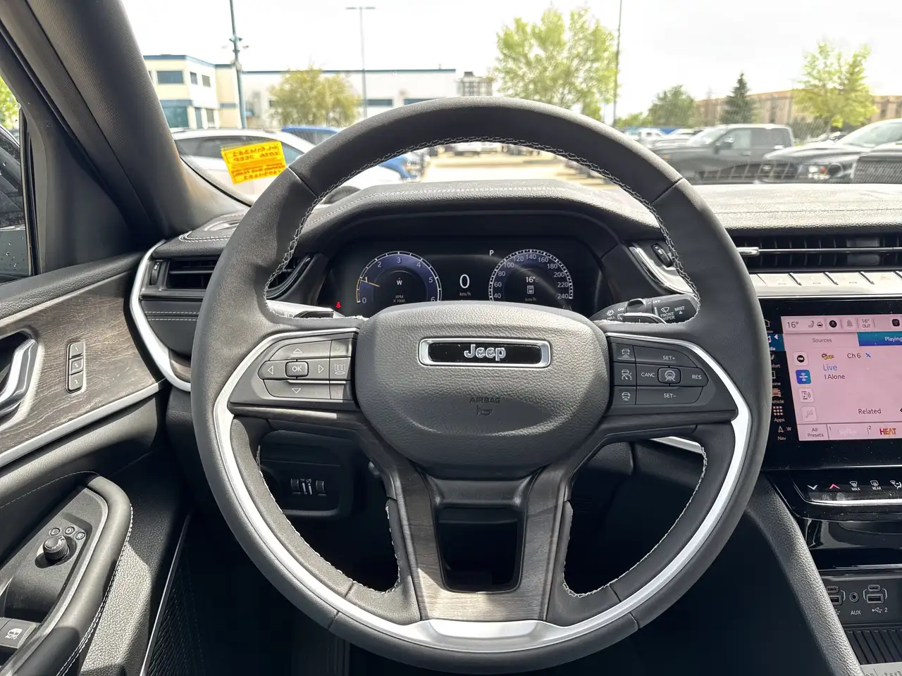 Jeep Grand Cherokee снимка Jeep Grand Cherokee