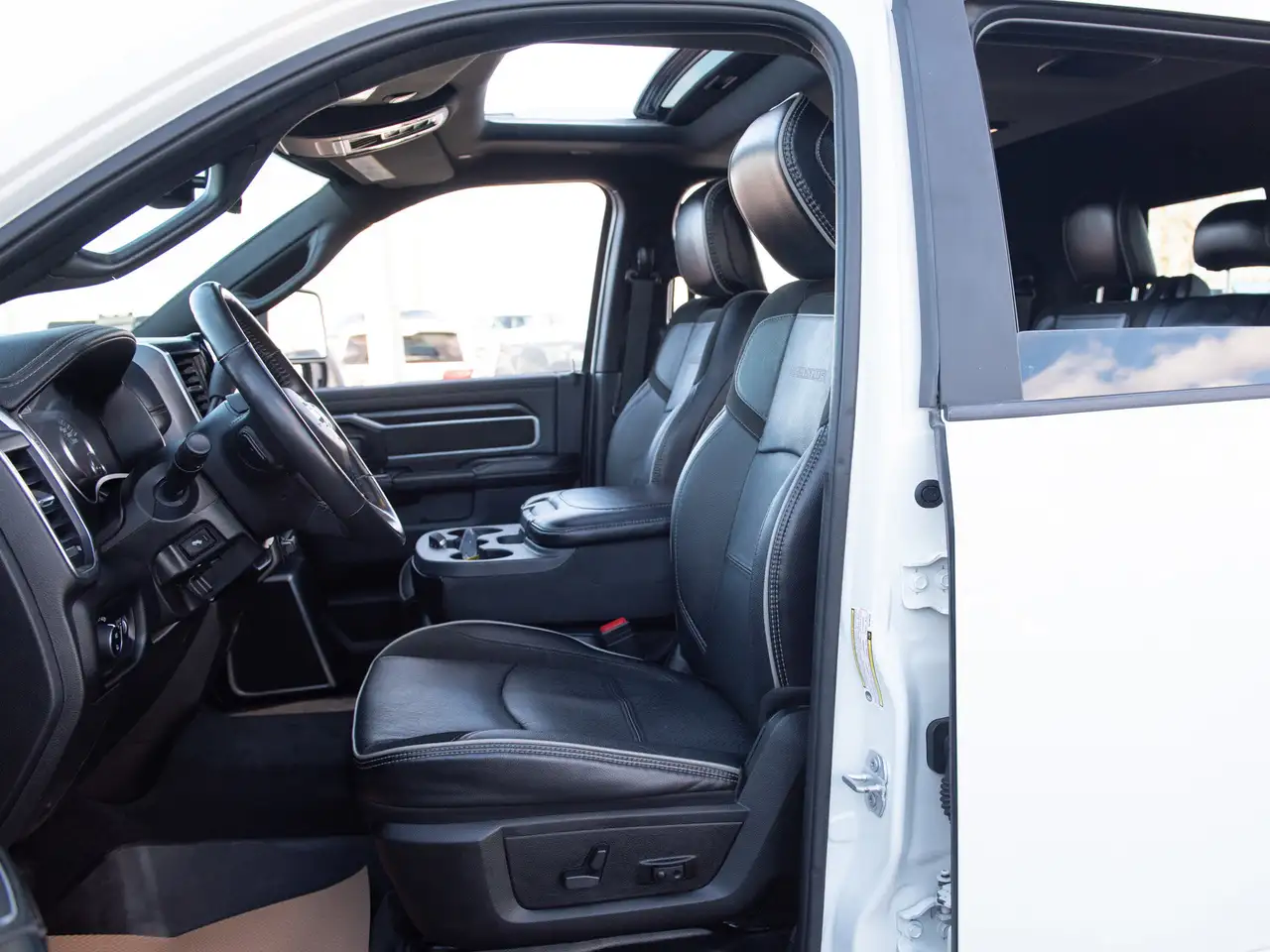 RAM 3500 снимка RAM 3500