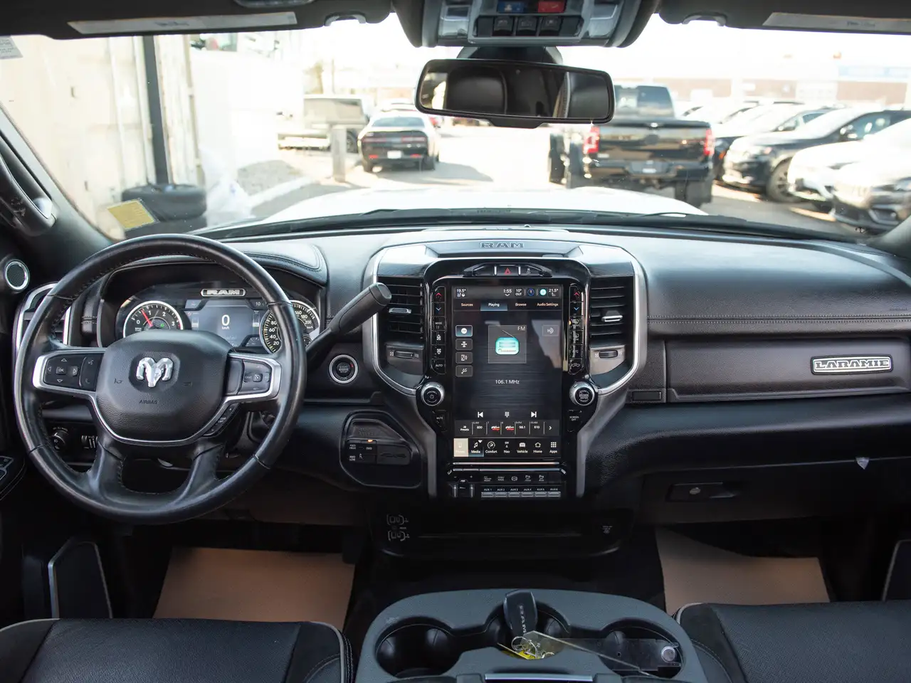 RAM 3500 снимка RAM 3500