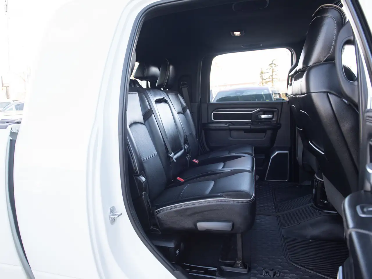RAM 3500 снимка RAM 3500