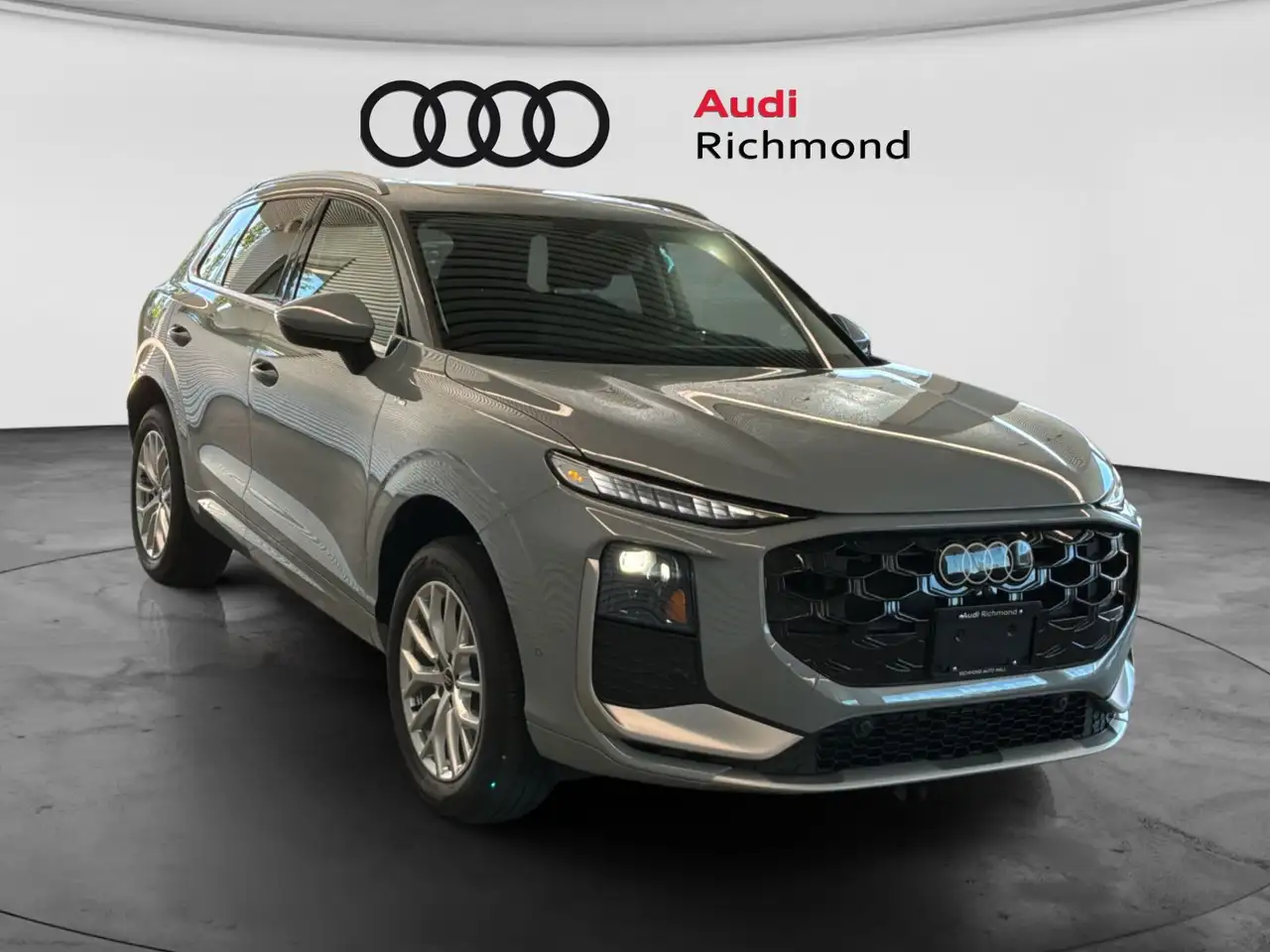 Audi Q3 photo Audi Q3