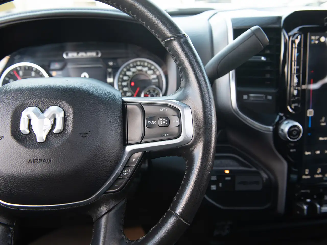 RAM 3500 снимка RAM 3500