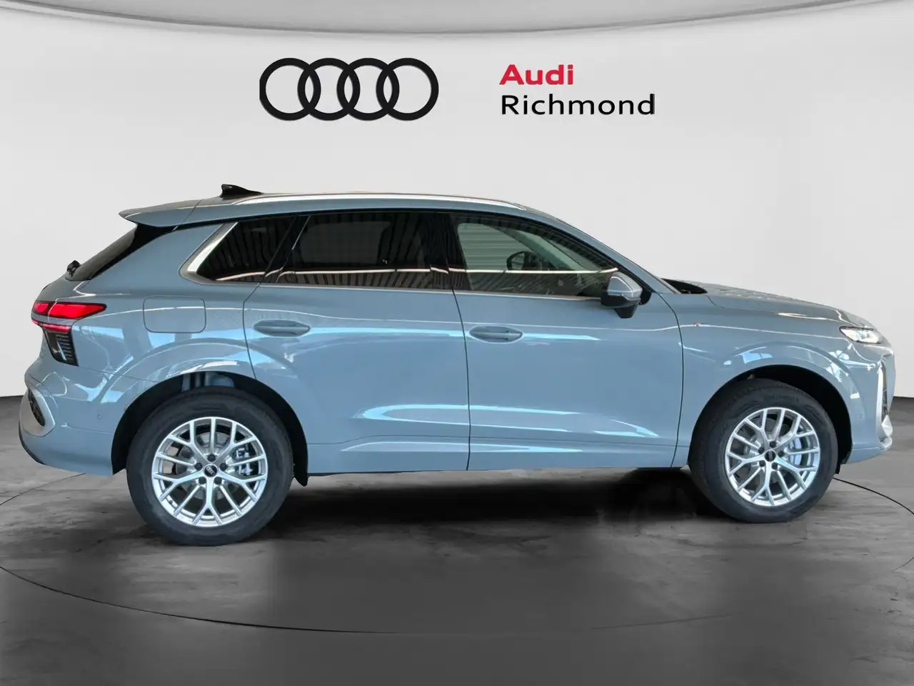 Audi Q3 photo Audi Q3