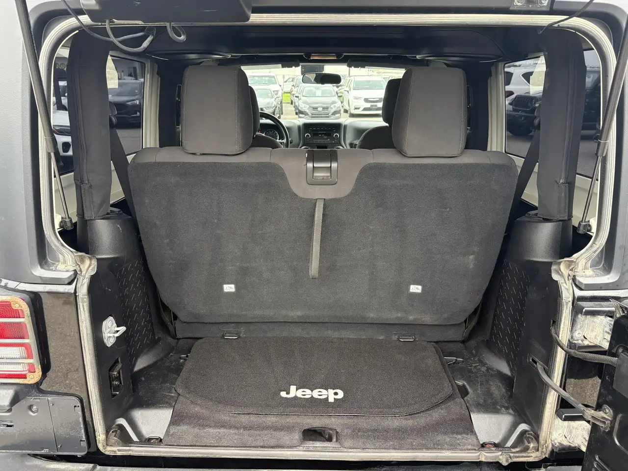 Jeep Wrangler снимка Jeep Wrangler