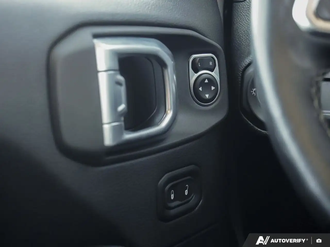 Jeep Wrangler photo Jeep Wrangler